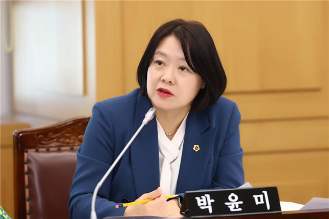 강원도정 업무보고 생중계, “즉흥 쇼...